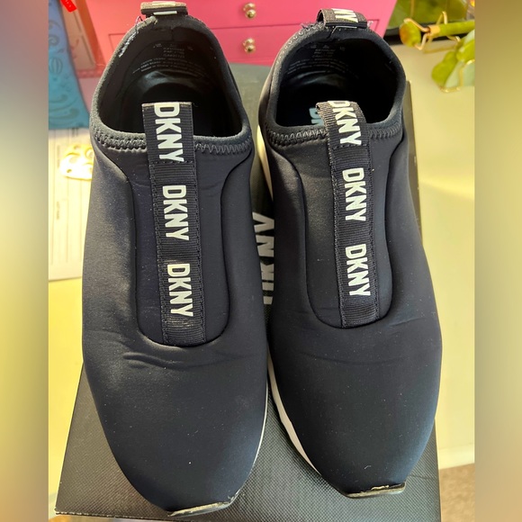 PRE-OWNED: Ladies DKNY SHOES. - Picture 3 of 4